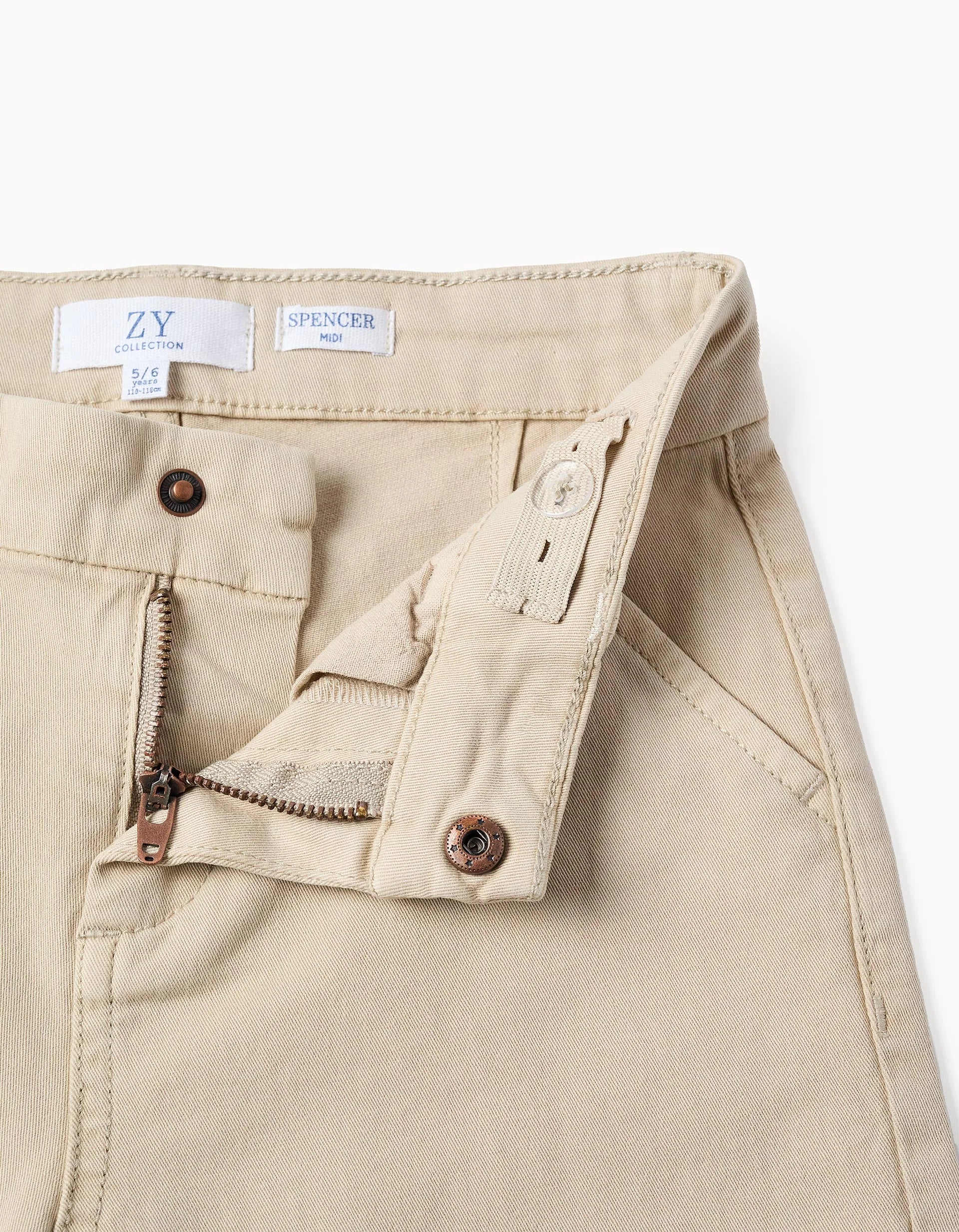 Bermudas chino midi de sarga con bolsillos para niño, beige claro