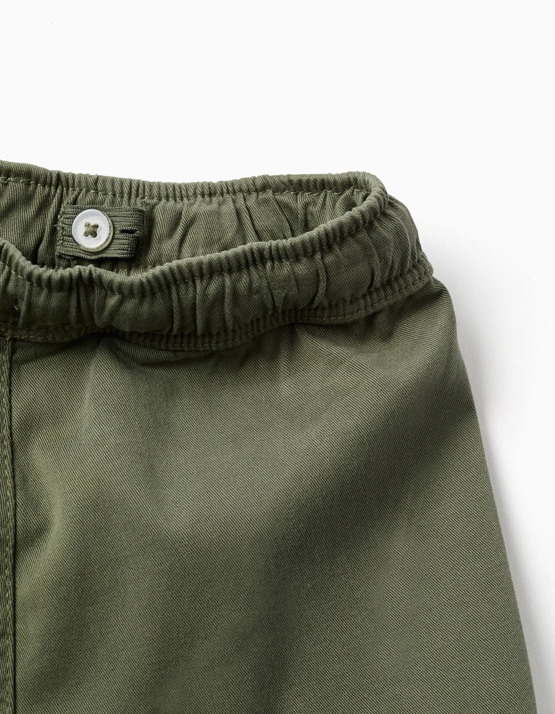 Bermudas largas cargo de sarga con cordón para niño, verde oscuro