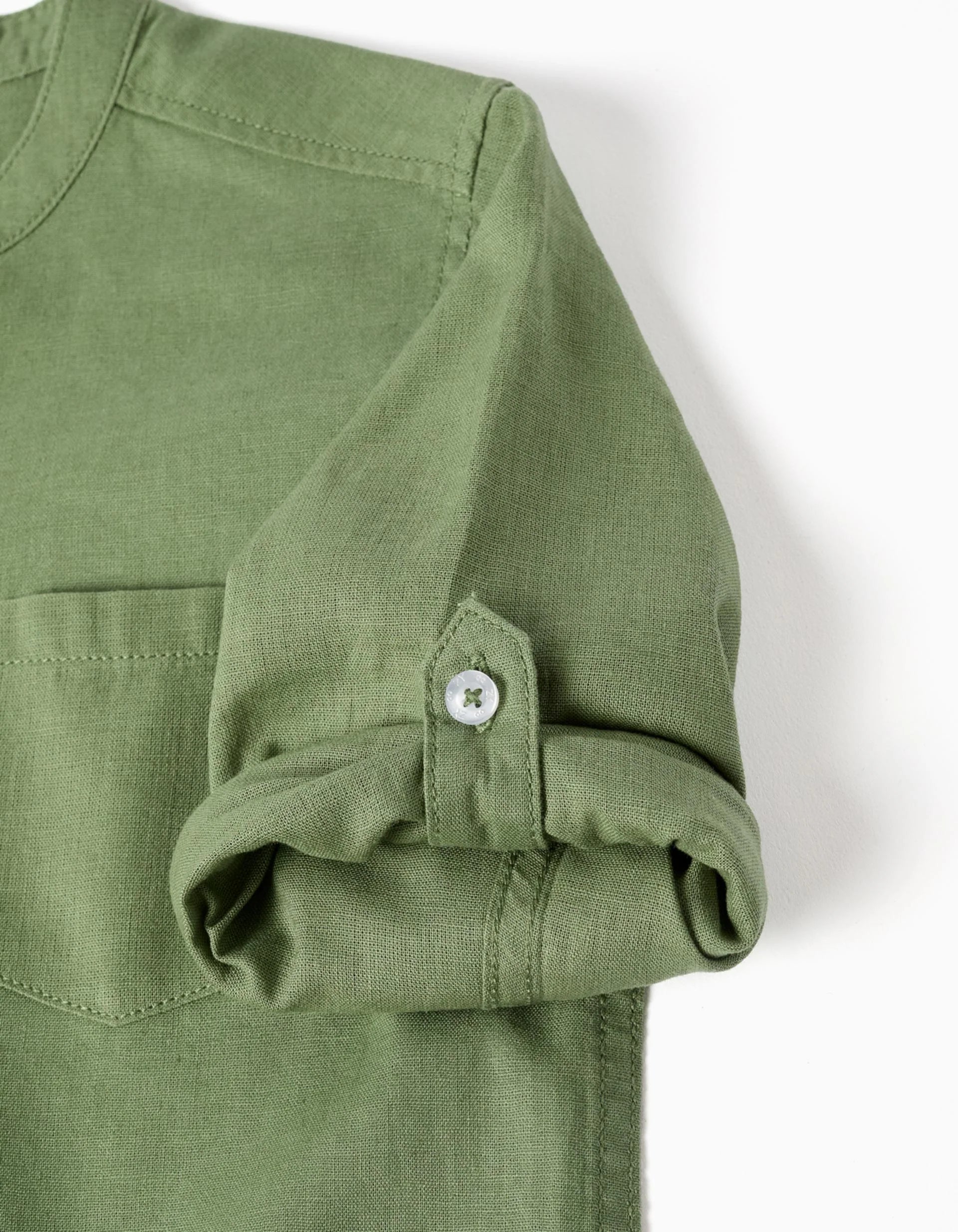 Camisa de manga larga en lino con cuello mao para niño, verde
